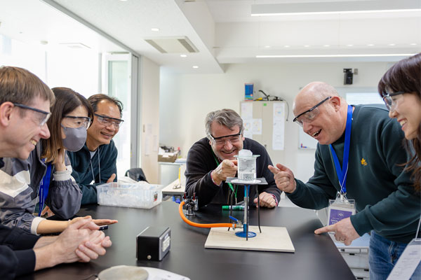 NIS_Science_Lab_600x400